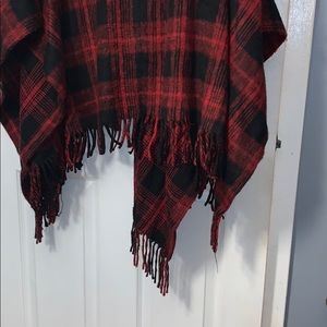 Steve Madden Accessories - Steve Madden Plaid Poncho Steve Madden Accessories - Steve Madden Plaid Poncho